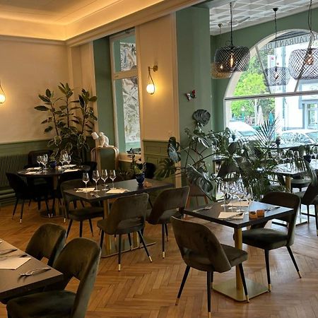 Logis Hotel Restaurant Grand Hotel De Lyon Vals-les-Bains Bagian luar foto