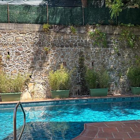 Logis Hotel Restaurant Grand Hotel De Lyon Vals-les-Bains Bagian luar foto