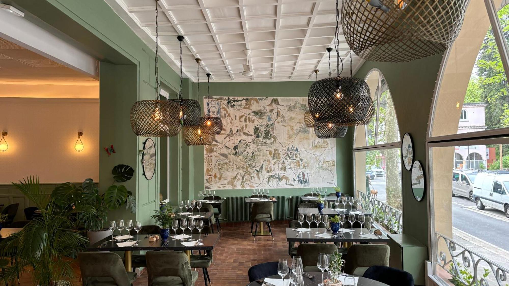 Logis Hotel Restaurant Grand Hotel De Lyon Vals-les-Bains Bagian luar foto