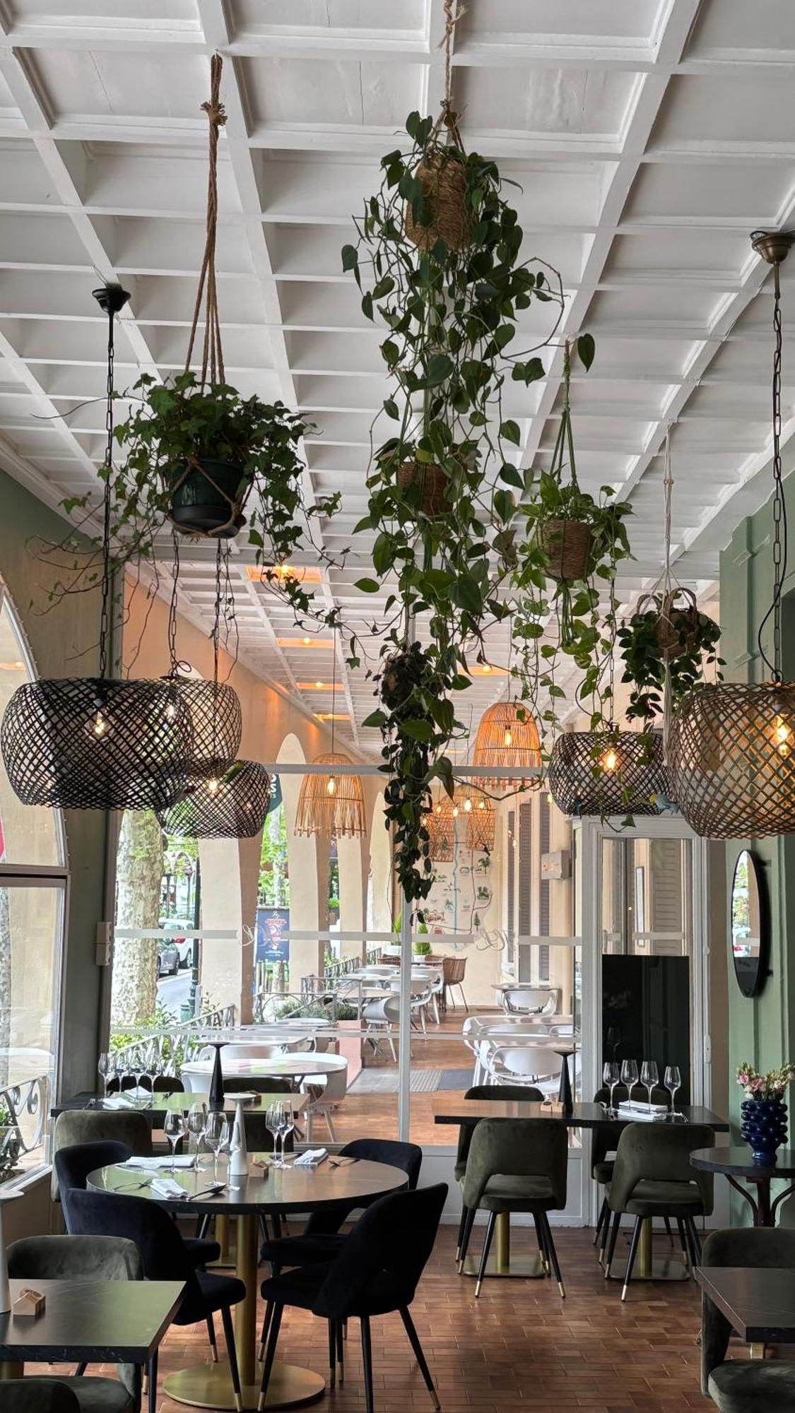 Logis Hotel Restaurant Grand Hotel De Lyon Vals-les-Bains Bagian luar foto