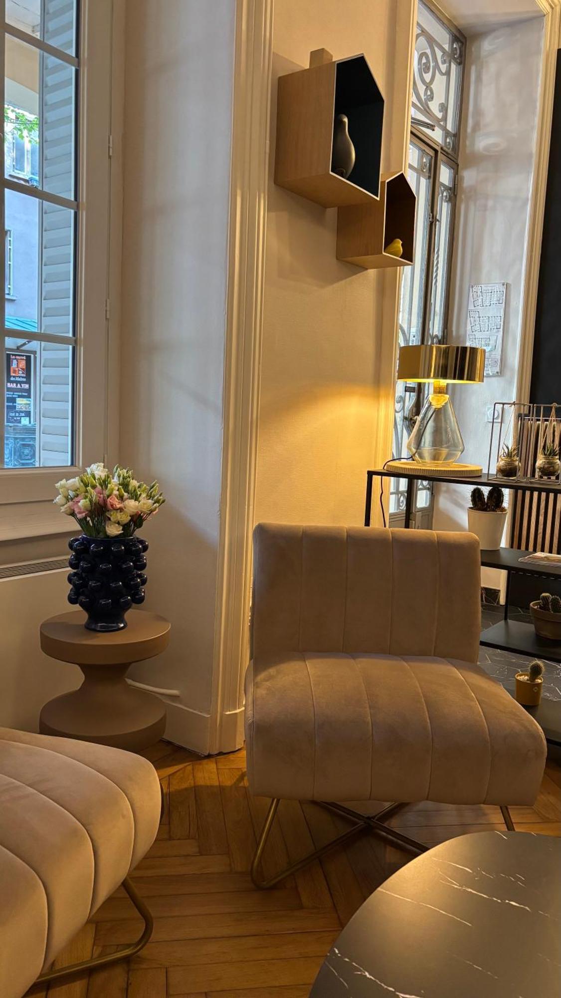 Logis Hotel Restaurant Grand Hotel De Lyon Vals-les-Bains Bagian luar foto