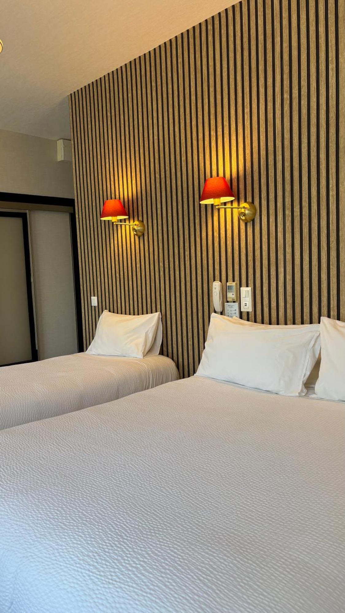 Logis Hotel Restaurant Grand Hotel De Lyon Vals-les-Bains Bagian luar foto