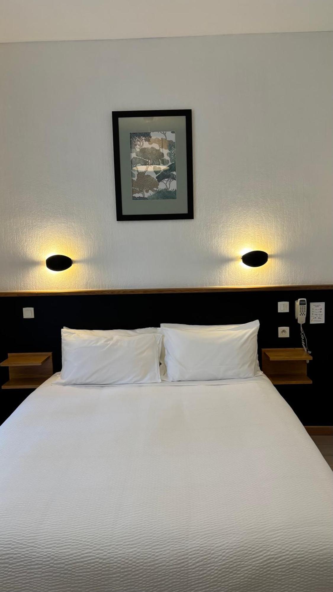 Logis Hotel Restaurant Grand Hotel De Lyon Vals-les-Bains Bagian luar foto