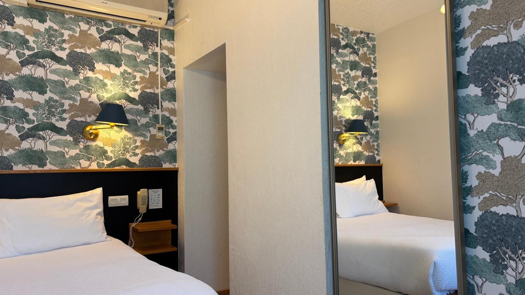 Logis Hotel Restaurant Grand Hotel De Lyon Vals-les-Bains Bagian luar foto